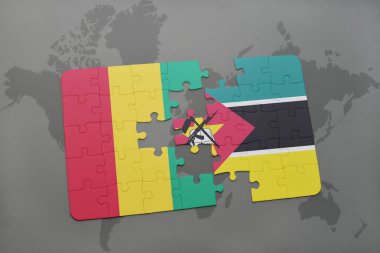 Gine ve Mozambik bir dünya haritası üzerinde bayrağı ile bulmaca