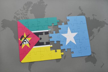 Mozambik ve Somali ulusal bayrak bir dünya haritası üzerinde ile bulmaca