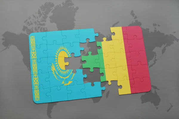 カザフスタン、マリの国旗は世界地図のパズルします。 — ストック写真