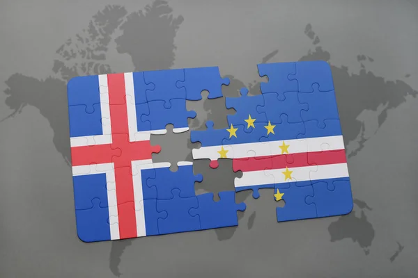 Puzzle s státní vlajka Islandu a Kapverdy na mapě světa — Stock fotografie