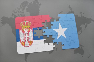 bir dünya haritası üzerinde Sırbistan ve Somali bayrağı ulusal ile bulmaca