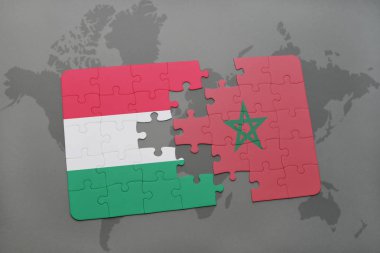 Macaristan ve Fas bir dünya haritası üzerinde ulusal bayrak ile bulmaca