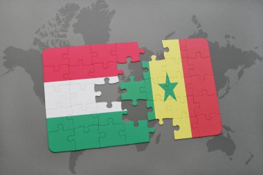 Macaristan ve senegal ulusal bayrak bir dünya haritası üzerinde ile bulmaca