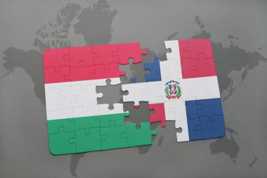 Macaristan ve Dominik Cumhuriyeti ulusal bayrak bir dünya haritası üzerinde ile bulmaca