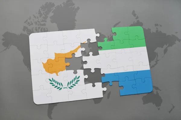 Головоломка с национальным флагом Кипра и Сьерра-Леоне на карте мира — стоковое фото