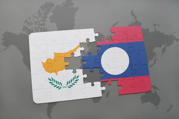 益智与塞浦路斯和老挝国旗在世界地图上 — 图库照片