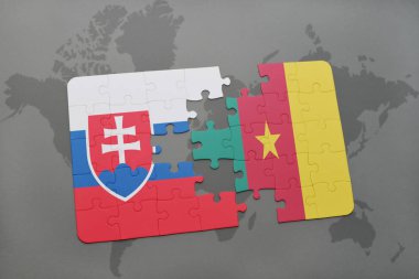 Slovakya ve Kamerun ulusal bayrak bir dünya haritası üzerinde ile bulmaca