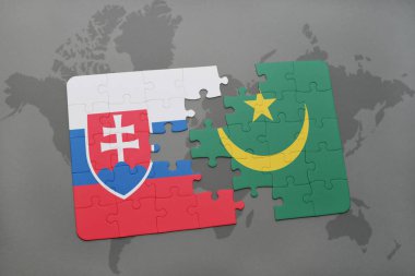 Moritanya ve Slovakya ulusal bayrak bir dünya haritası üzerinde ile bulmaca