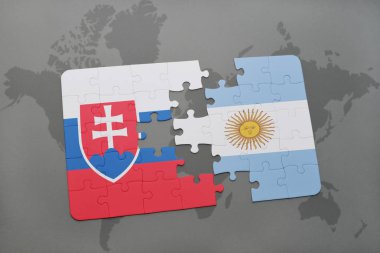 Slovakya ve Arjantin bir dünya haritası üzerinde bayrağı ile bulmaca