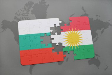 Bulgaristan ve Kürdistan ulusal bayrak bir dünya haritası üzerinde ile bulmaca