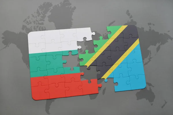 A nemzeti zászló, Bulgária és Tanzánia a világtérképen puzzle — Stock Fotó