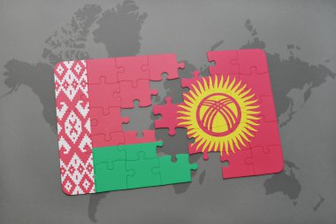 bir dünya haritası üzerinde Beyaz Rusya ve Kırgızistan bayrağı ulusal ile bulmaca