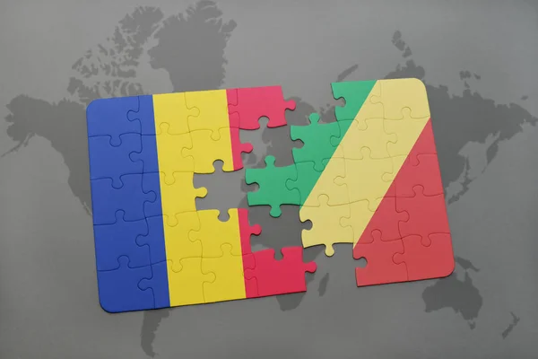 Puzzel met de nationale vlag van Roemenië en de Republiek congo op een wereldkaart — Stockfoto