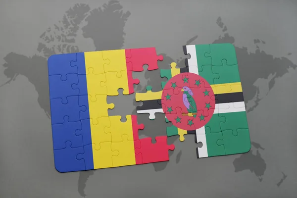 Teka-teki dengan bendera nasional romania dan dominica di peta dunia — Stok Foto