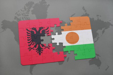 Arnavutluk ve Nijer bir dünya haritası üzerinde bayrağı ile bulmaca