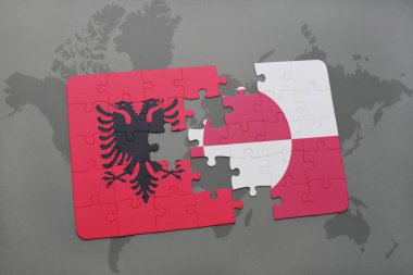 Arnavutluk ve Grönland Ulusal bayrak bir dünya haritası üzerinde ile bulmaca