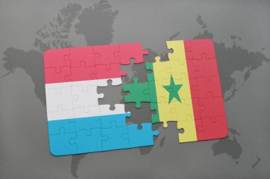 Lüksemburg ve senegal ulusal bayrak bir dünya haritası üzerinde ile bulmaca