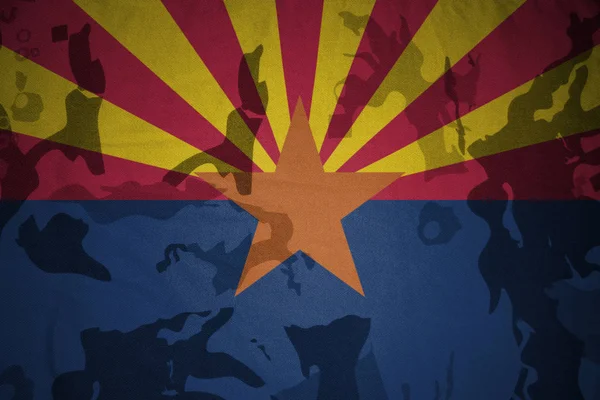 Арізона державного прапора на хакі текстури. Військова концепція — стокове фото