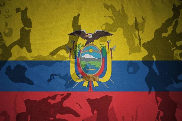 Ecuador zászlaja a khaki textúra. katonai koncepció — Stock Fotó