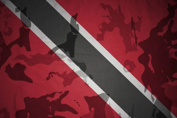 Σημαία του Τρινιντάντ και Τομπάγκο σχετικά με την χακί υφή. στρατιωτική γενική ιδέα — Φωτογραφία Αρχείου
