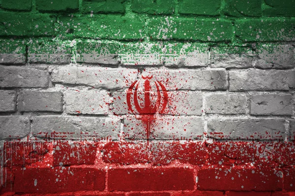 画在砖墙上的伊朗国旗 — 图库照片