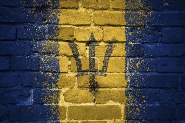 Bandera nacional pintada de barbados en una pared de ladrillo —  Fotos de Stock