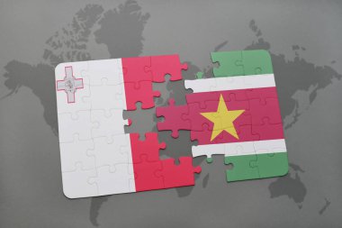 malta ve Surinam ulusal bayrak bir dünya haritası üzerinde ile bulmaca