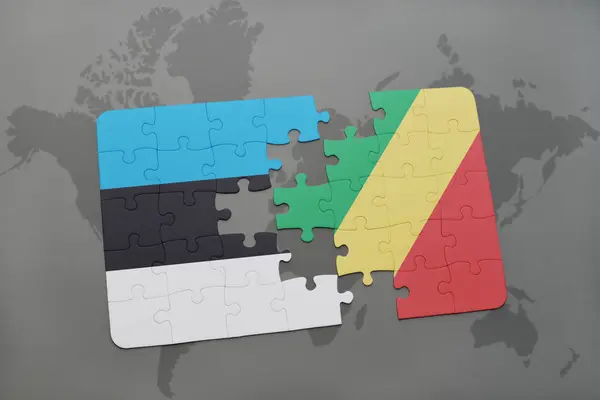 Puzzel met de nationale vlag van Estland en de Republiek congo op een wereldkaart — Stockfoto