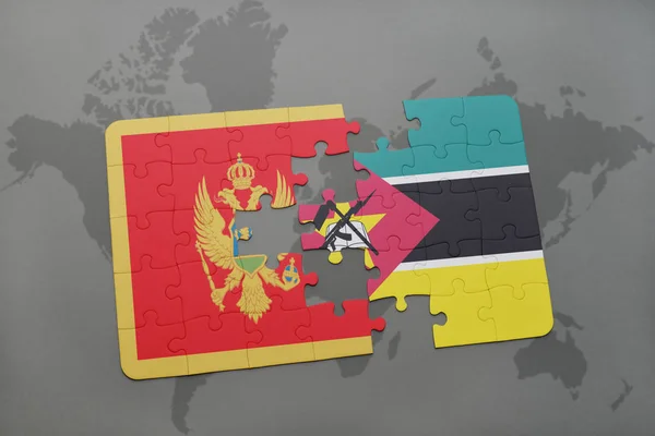 Puzzel met de nationale vlag van montenegro en mozambique op een wereldkaart — Stockfoto