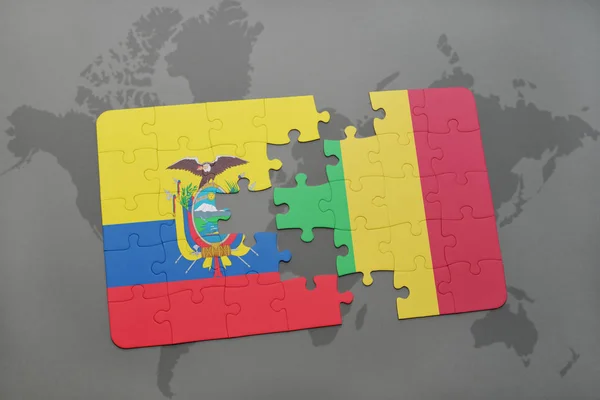 Puzzle avec le drapeau national de ecuador et mali sur une carte du monde — Photo