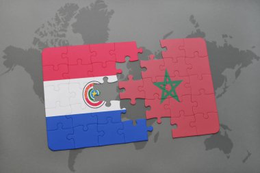 paraguay ve Fas bir dünya haritası üzerinde ulusal bayrak ile bulmaca