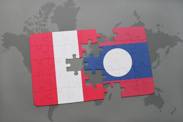 Παζλ με την εθνική σημαία του Περού και το Λάος σε έναν παγκόσμιο χάρτη — Φωτογραφία Αρχείου