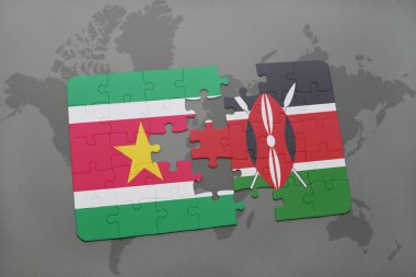 Surinam ve kenya ulusal bayrak bir dünya haritası üzerinde ile bulmaca