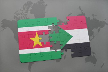 Surinam ve sudan bir dünya haritası üzerinde bayrağı ile bulmaca