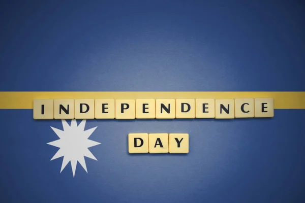 Irodalom-val szöveg függetlenség napja Nauru zászlaja. — Stock Fotó