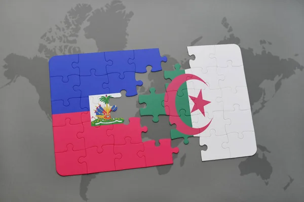 Rompecabezas con la bandera nacional de haiti y algeria en un mapa del mundo —  Fotos de Stock