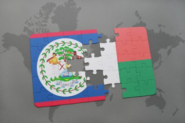 belize ve Madagaskar ulusal bayrak bir dünya haritası üzerinde ile bulmaca