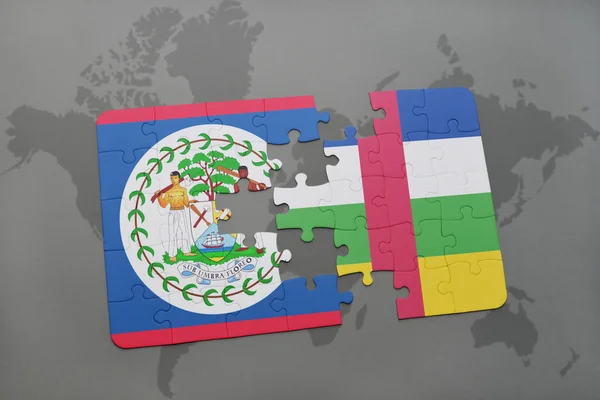 Головоломка з національним прапором Белізу та центральноафриканської республіки на карті світу — стокове фото