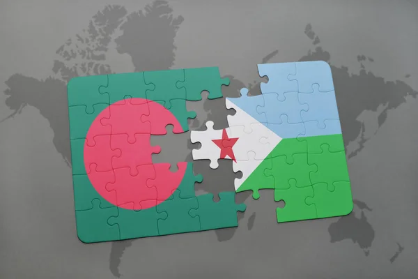 Puzzel met de nationale vlag van bangladesh en djibouti op een wereldkaart — Stockfoto