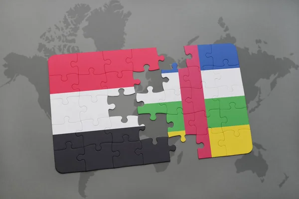 Puzzle z Flaga narodowa Jemenu i Republice Środkowoafrykańskiej na mapie świata — Zdjęcie stockowe