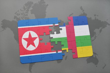 Kuzey Kore ve Orta Afrika Cumhuriyeti ulusal bayrak bir dünya haritası üzerinde ile bulmaca