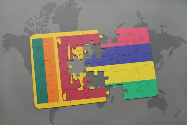 Puzzle mit der Nationalflagge von Sri Lanka und Mauritius auf einer Weltkarte — Stockfoto