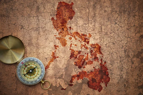 Filipinler Haritası eski vintage çatlamak kağıt üzerinde — Stok fotoğraf