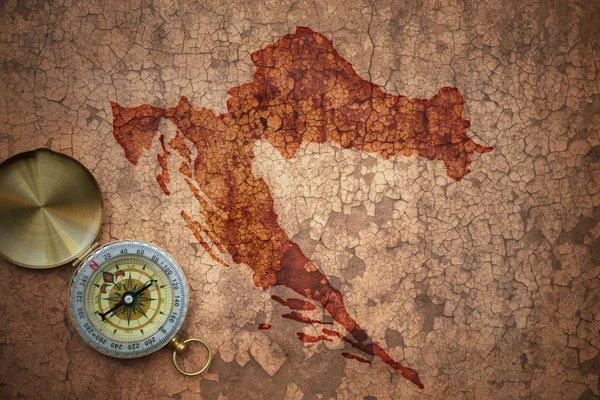 Mappa della croazia su una vecchia carta da crack vintage — Foto Stock