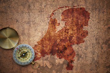 Hollanda Haritası eski vintage çatlamak kağıt üzerinde