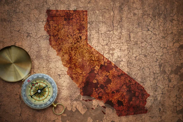 Mapa státu Kalifornie na starý papír vintage crack — Stock fotografie