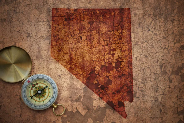 Map of nevada state on a old vintage crack paper — Stock Photo, Image