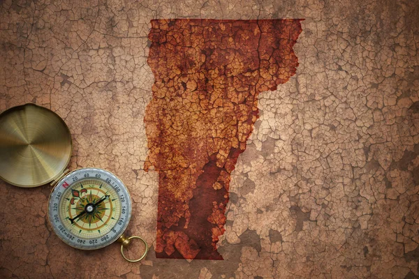 Mappa dello stato del Vermont su una vecchia carta da crack vintage — Foto Stock