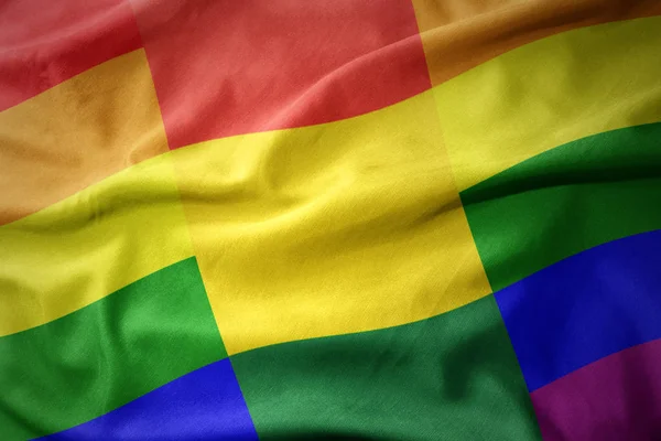 Ondeando banner de bandera de orgullo gay arco iris bolivia — Foto de Stock