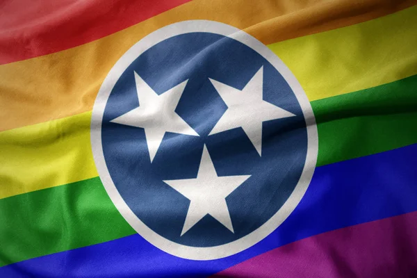 Tennessee staat regenboog gay pride vlag banner zwaaien — Stockfoto